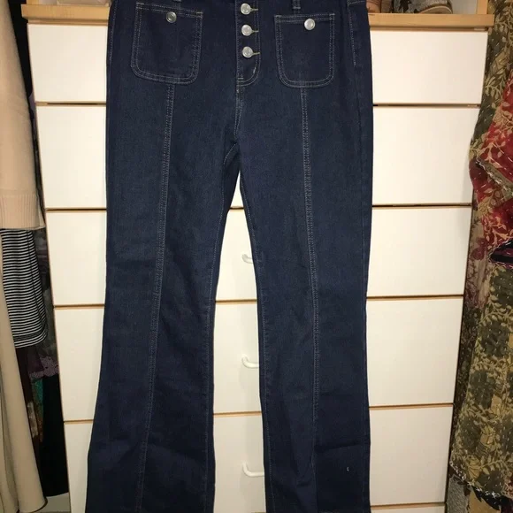 TikTok Women's Blue High-Waisted flare Jeans NWOT never worn. Bought last year - Picture 4 of 10